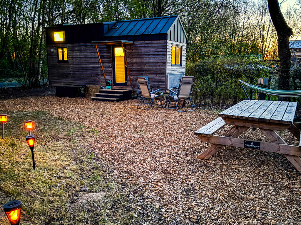 Ideal für Rad-Touristen: Das Tinyhouse "kleines EMS-IDYLL" liegt in unmittelbarer Nähe zum Ems-Radweg. Foto: Tinyhouse Emsland